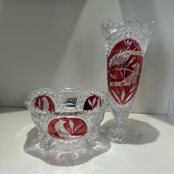 Elegant Crystal Vase and Bowl Set with Red Accents - Picture 6 of 6